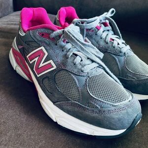Xlnt new balance 990 Susan komen breast cancer awareness running shoes 6.5 US D